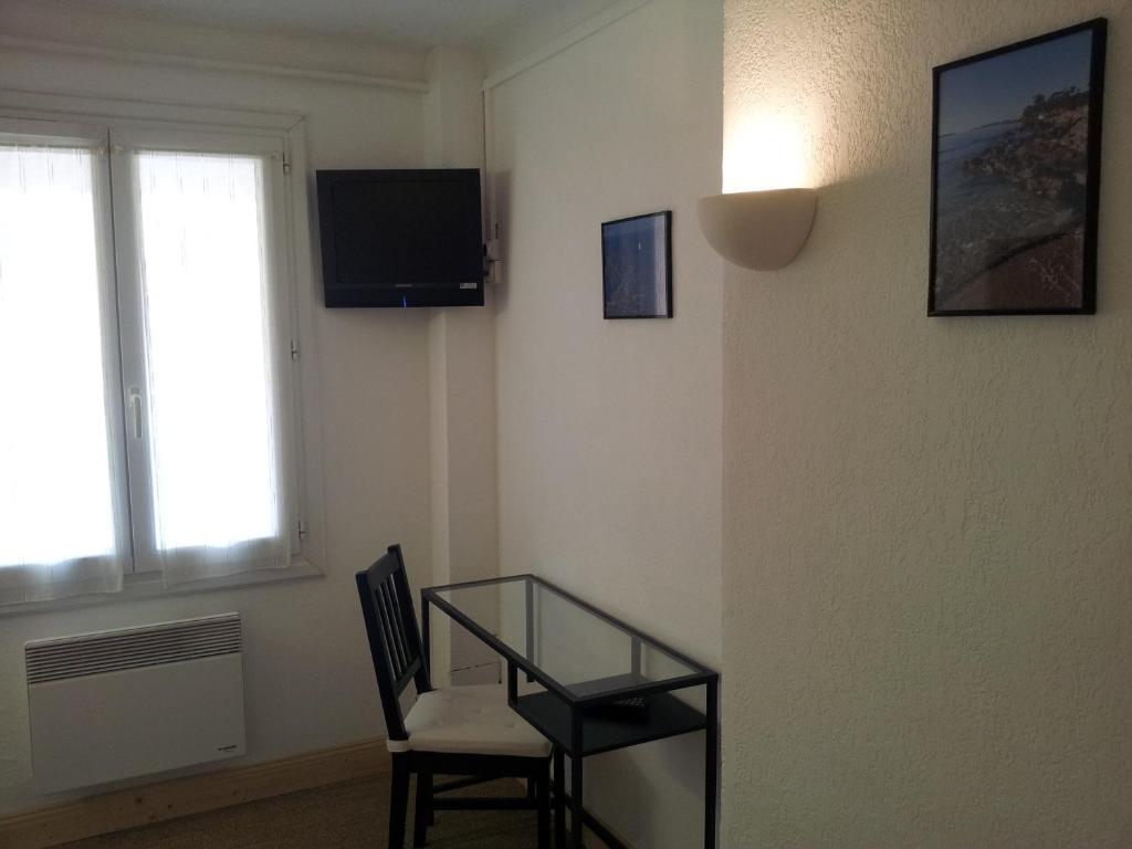 Hotel L'Oustaou Le Lavandou Room photo